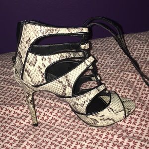 SNAKE SKIN HEELS 🐍 🐍